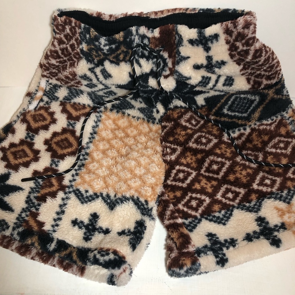 Urban Outfitters Sherpa/Fleece Patterned Mens Shorts, Medium, pre-owned